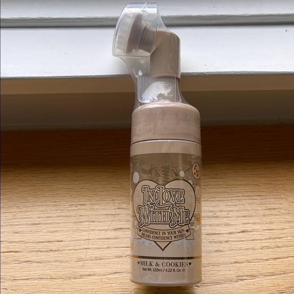 In Love With Me Milk & Cookies Foaming Facial Cleanser PLouise